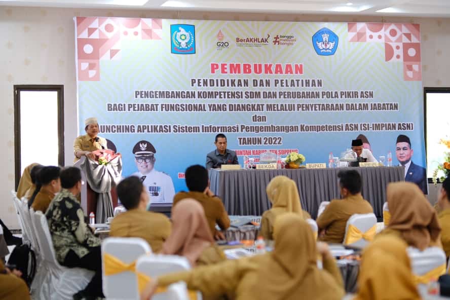 Bupati Soppeng Membuka Pelatihan Pengembangan Kompetensi SDM dan Launching Aplikasi SI-IMPIAN ASN
