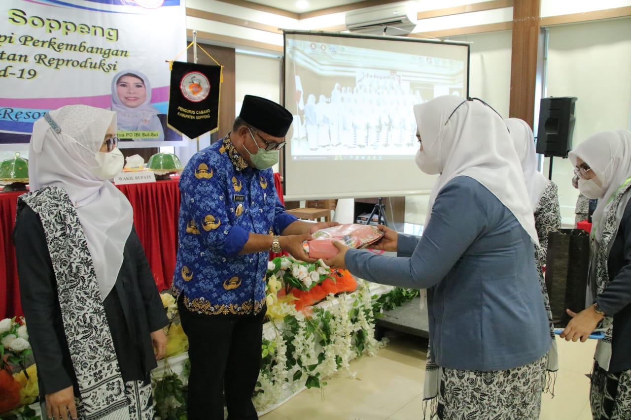 Hadiri Rakercab II Pengurus IBI, Wakil Bupati Harap Dukungan Program Pembangunan Untuk Kab.Soppeng