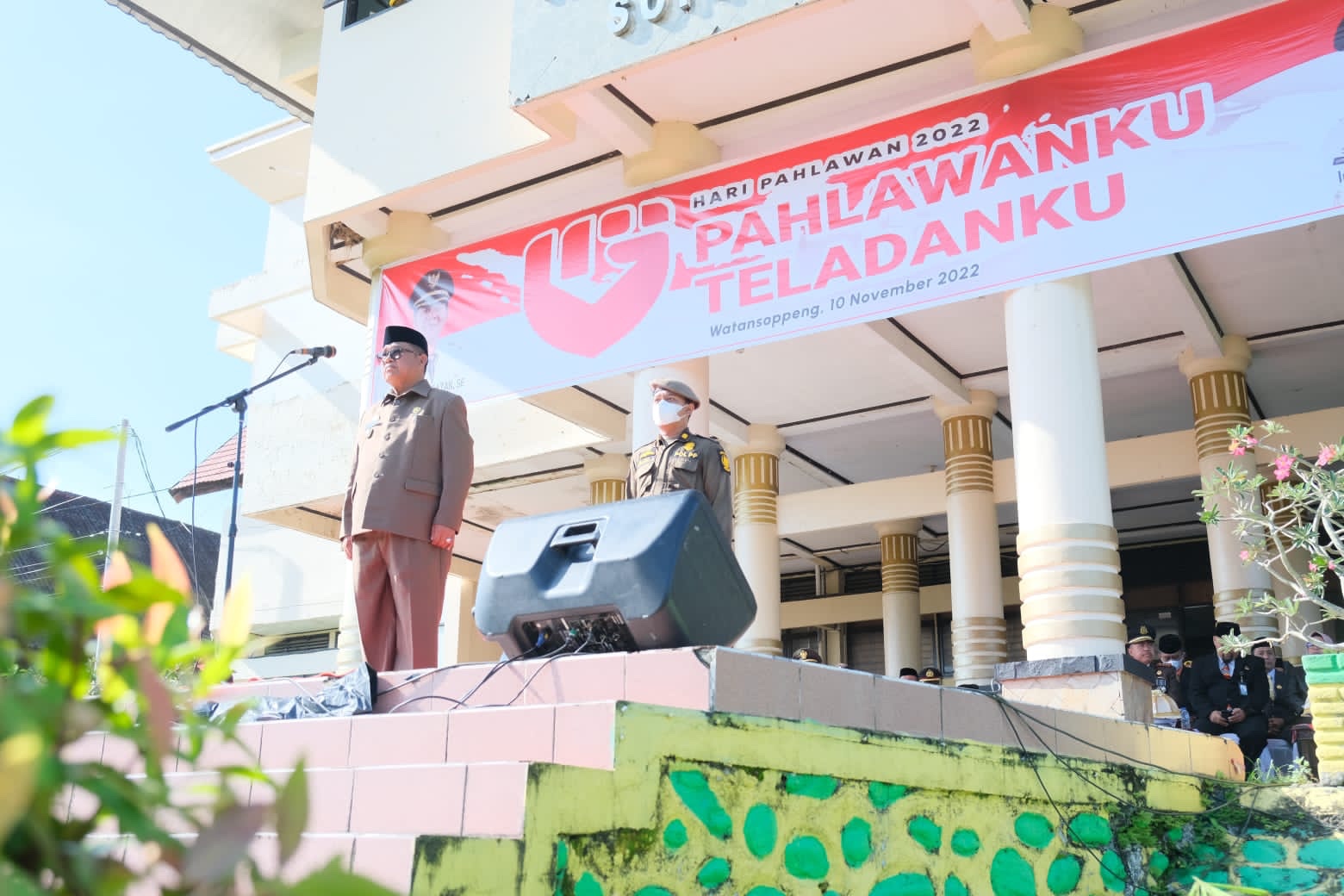 Wabup Soppeng Bacakan Sambutan Seragam Mensos RI Upacara Peringatan Hari Pahlawan ke 77