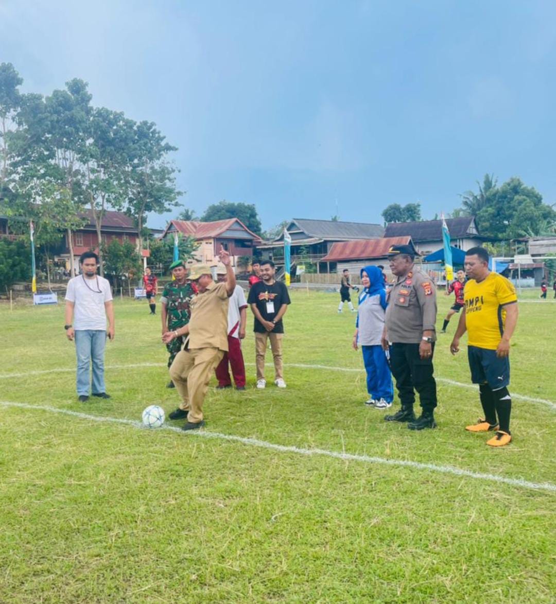 Wakil Bupati Soppeng Membuka Secara Resmi Kejuaraan Sepak Bola mini Lajoa Cup II Tahun 2022