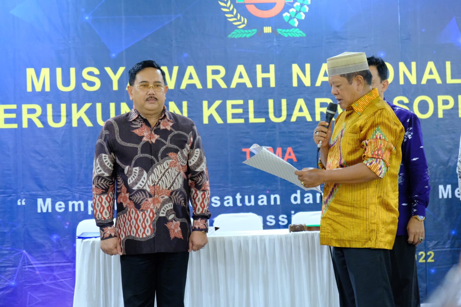 Bupati Soppeng Menutup Munas Ke-V dan Mengukuhkan Ketua Umum Terpilih DPP-KKS Masa Bakti 2023-2028