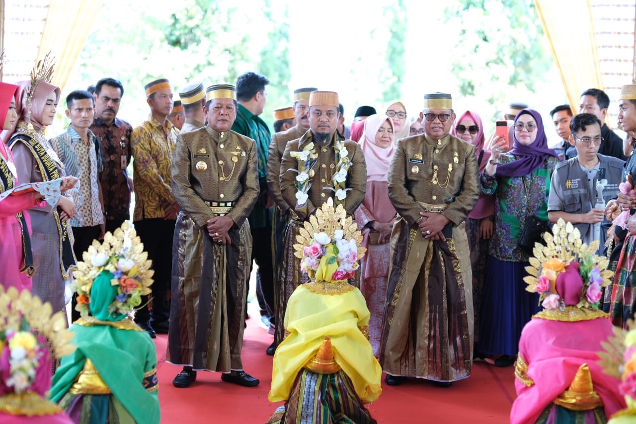 Bupati Soppeng Apresiasi Gubernur Sulsel Dalam Pembangunan Kab.Soppeng Pada Perayaan Hari Jadi Soppeng ke-762