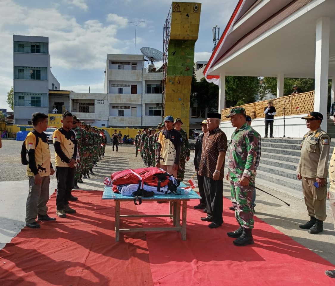 Bupati Soppeng Pimpin Pelepasan Bendera Raksasa Yang Akan Dikibarkan di Puncak Gunung Sewo