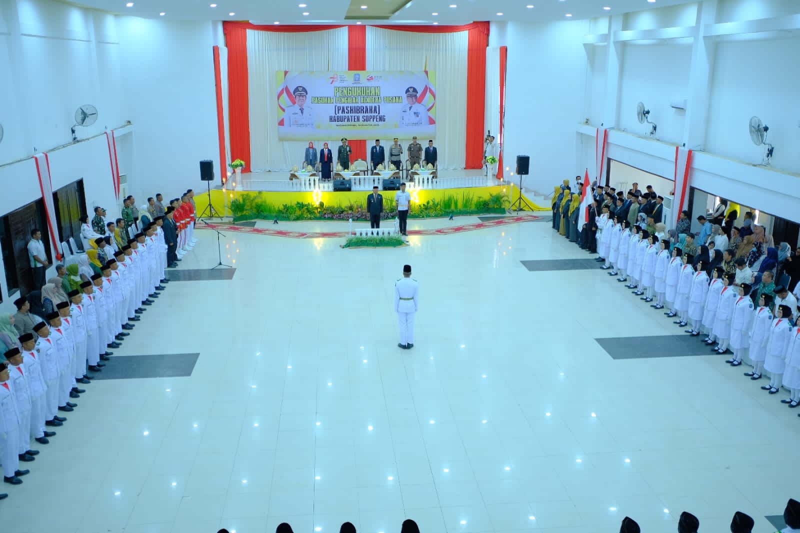 Bupati Soppeng Kukuhkan 70 Anggota Paskibraka HUT RI Ke 78 Tingkat Kabupaten Soppeng Tahun 2023