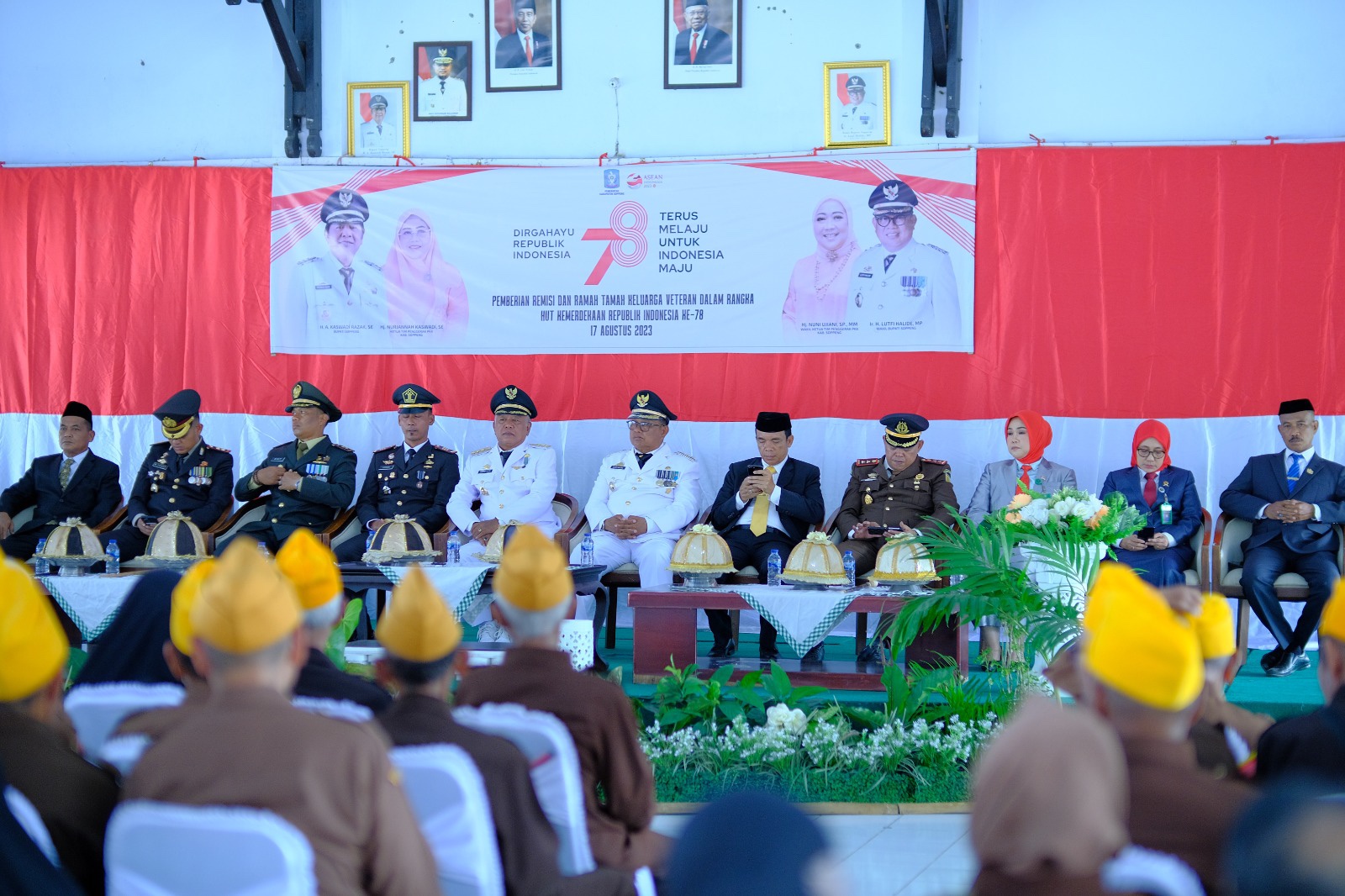 Berdasarkan SK Menkumham No. 72, Bupati Soppeng Serahkan Remisi Narapidana HUT Kemerdekaan RI ke-78