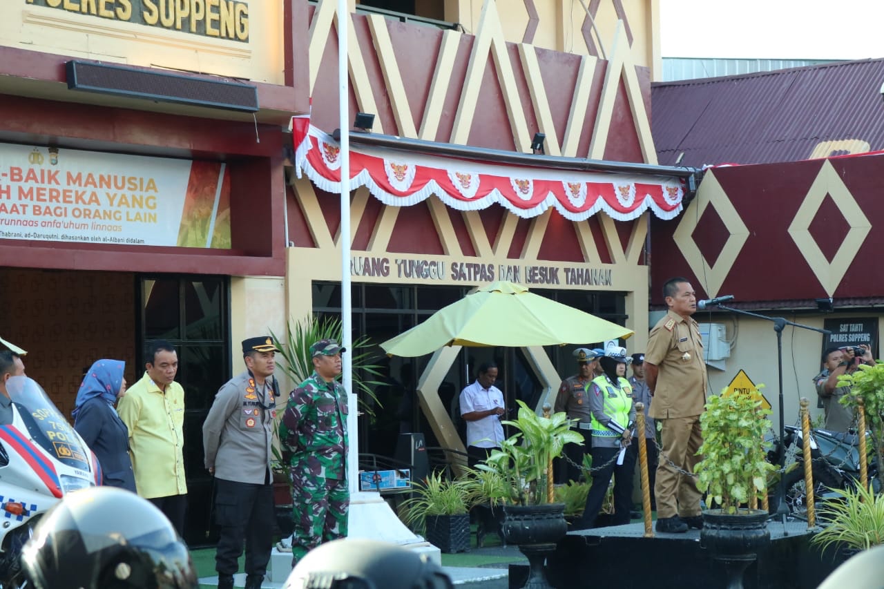Sekda Soppeng Pimpin Apel Patroli Pemilu 2024 Sinergitas TNI- Polri dan Pemkab Soppeng
