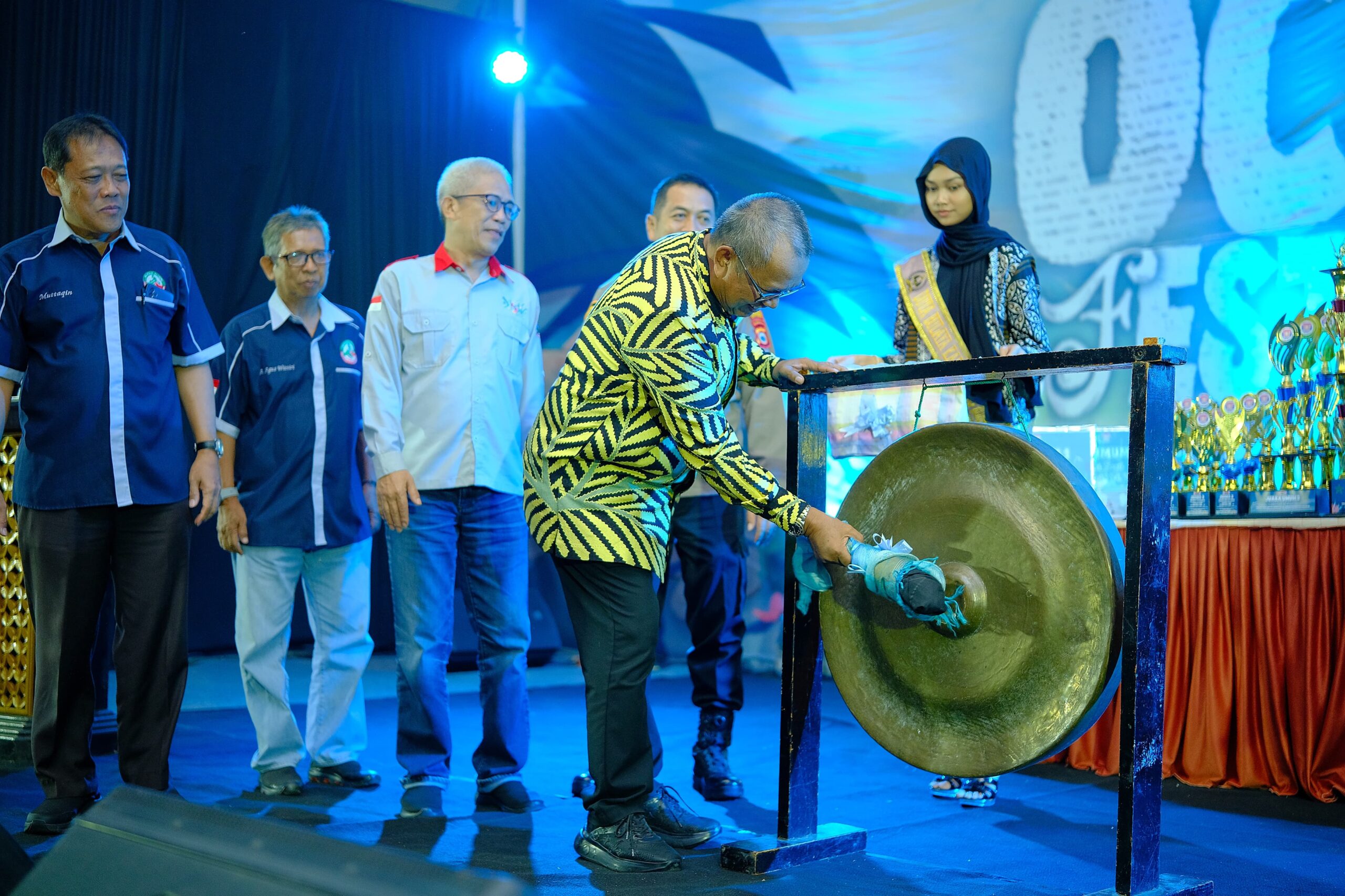 Ditandai dengan Pemukulan Gong, Wabup Soppeng Membuka Secara Resmi Ocean Fest Vol. VI Osis UPT SMA Negeri 1 Soppeng