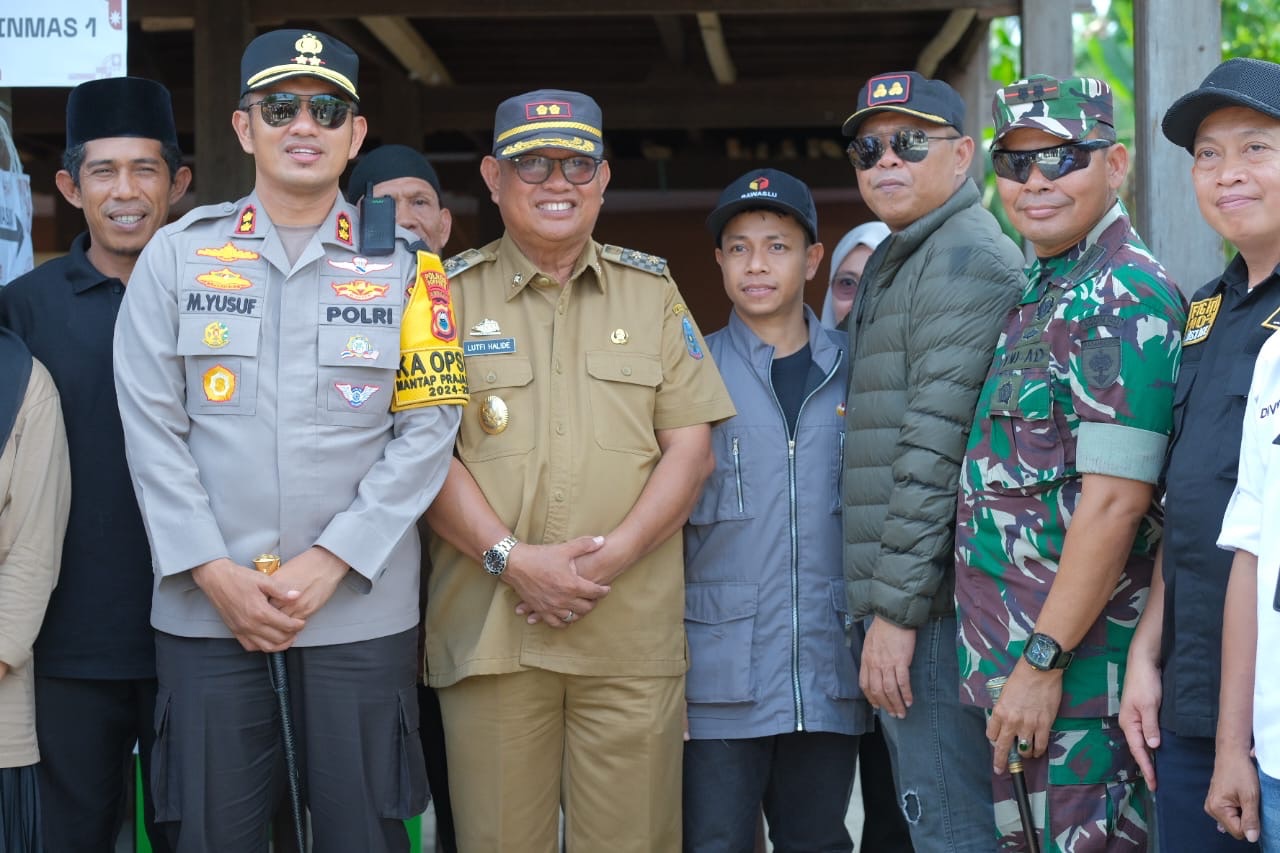 Bupati Soppeng bersama Forkopimda Mengunjungi Sejumlah TPS Memantau Proses Pemilihan Berjalan Lancar