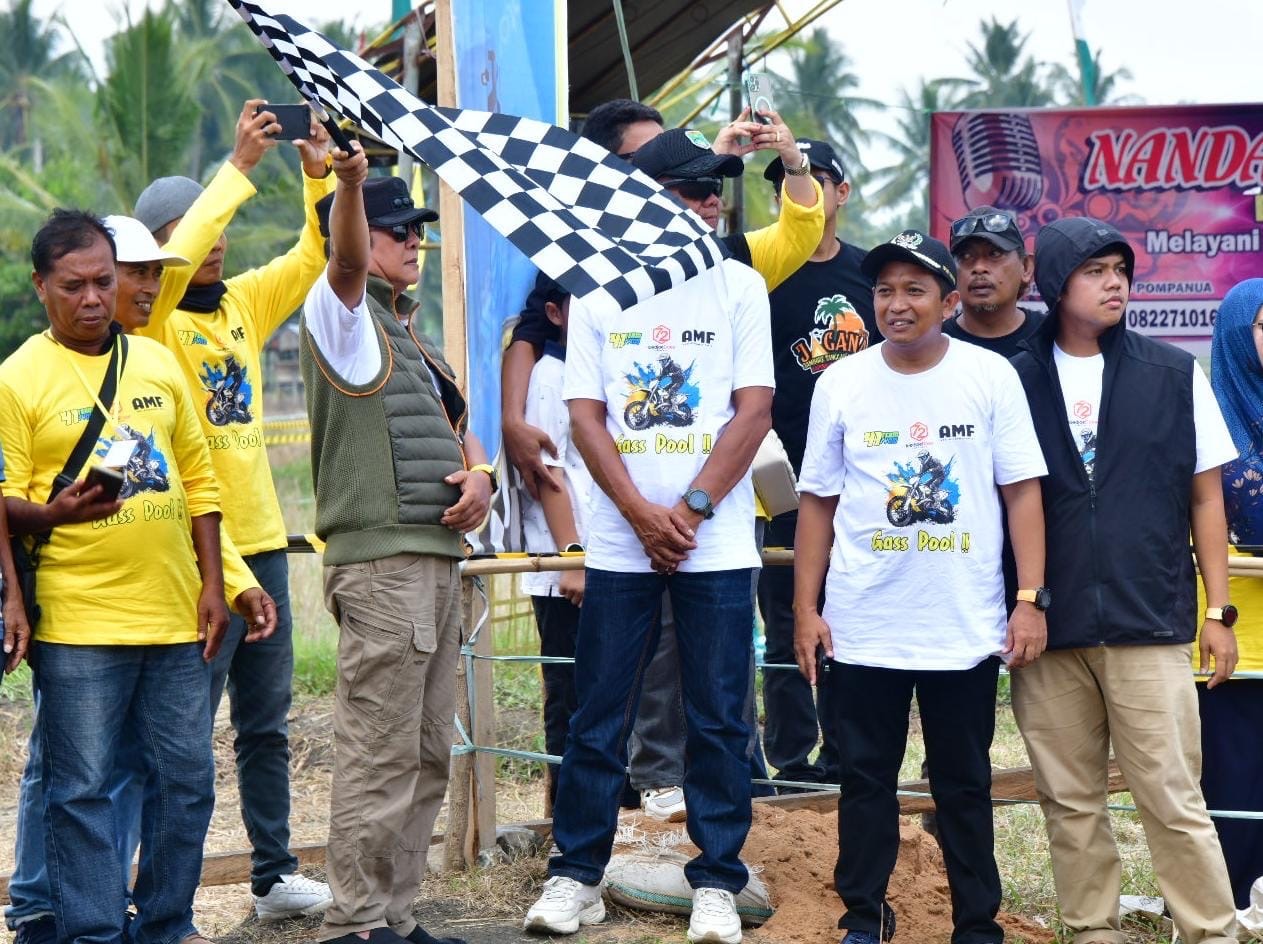 Bupati Soppeng Hadiri dan Membuka Secara Resmi Balap Motor Taksi di Sirkuit Mabbadongnge Desa Baringeng