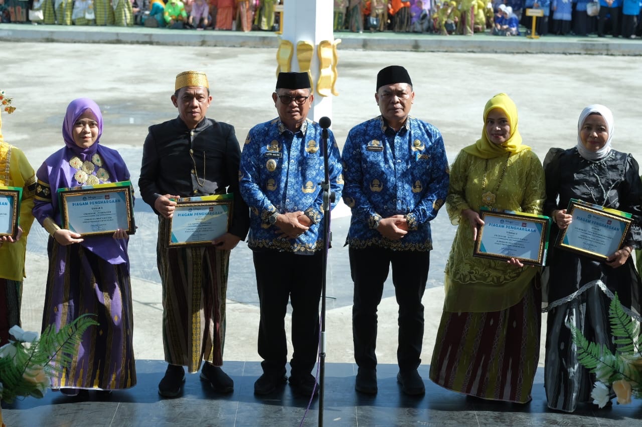 Rayakan HUT Korpri Ke-53 dan Peringatan Hari Guru Nasional, Pemkab Soppeng Meraih Sejumlah Program Penghargaan