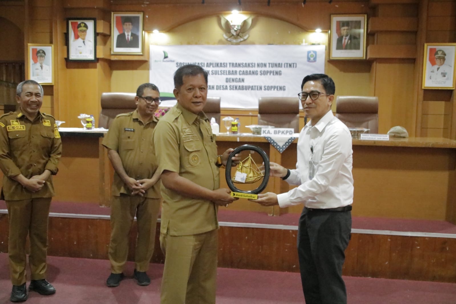 Bupati Soppeng Harap Seluruh Kepala Desa Ikuti Sosialisasi Tindaklanjut Kebijakan TNT PT. Bank Sulselbar