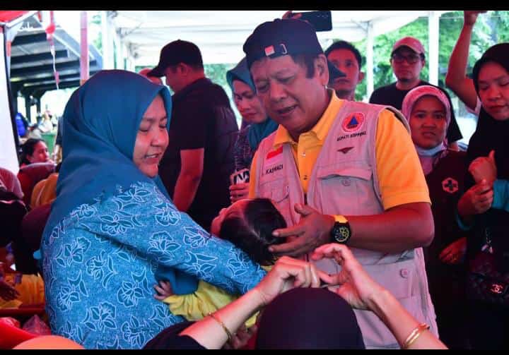 Bupati Soppeng Berkoordinasi bersama Tim Relawan Meninjau Kondisi Penanganan Kesehatan di Posko Bencana