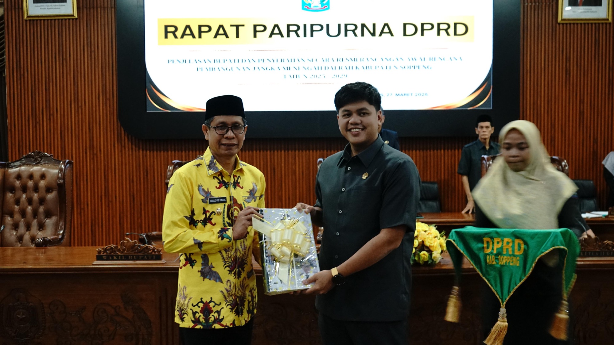 Wabup Soppeng Menjelaskan dan Serahkan Rancangan Awal RPJMD Kepada DPRD Tahun 2025-2029