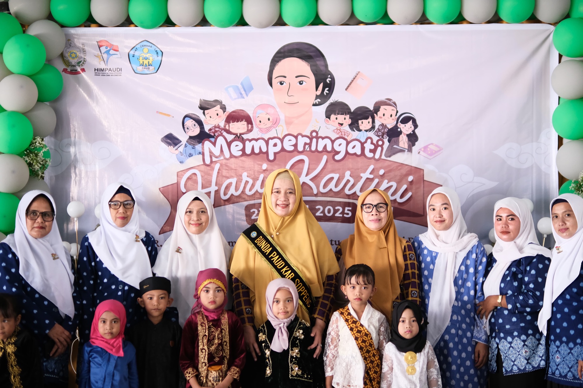 Semangat Kartini dan Kreativitas Anak PAUD Meriahkan Peringatan Hari Kartini di Soppeng