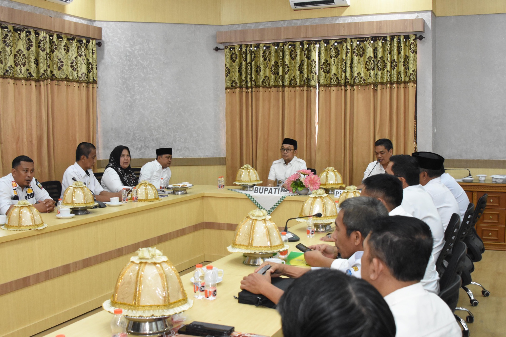 Bupati Soppeng H. Suwardi Haseng, SE Pimpin Rapat Terbatas dengan Pimpinan SKPD