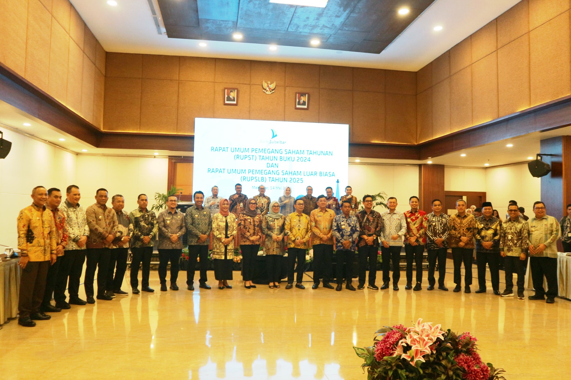 Bupati Soppeng bersama Walikota Se-Sulselbar Hadiri RUPST Tahun Buku 2024 dan RUPSLB Tahun 2025